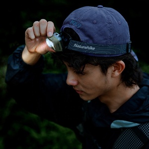 ไฟฉายคาดศีรษะ <span class=keywords><strong>Naturehike</strong></span> สำหรับกิจกรรมกลางแจ้ง ตั้งแคมป์ เดินป่า กันน้ำระดับ IP68 ใช้แบตเตอรี่ AAA ปรับมุมได้ เหมาะสำหรับตกปลา - Product Image 6