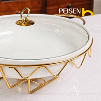 Plat de service rond en céramique blanche avec couvercle en verre, support doré, chauffe-plat à brûleur unique pour buffet de mariage et traiteur