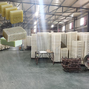 Chaîne de production de savon en barre entièrement automatique (1 à 3 moules) pour la fabrication de savon de bain, à haut rendement et économe en énergie, pour la vente en gros - Product Image 3