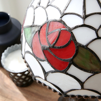 Luminaire Vintage Européen Méditerranéen Simple et Écologique, Dôme en Résine Peint à la Main avec Fleurs en Verre Teinté, LED E14 AC, Protection des Yeux