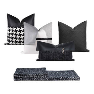 RUIYI نمط هاوندستوث عالي النهاية-غطاء وسادة مربعة فاخرة بجانب السرير - Product Image 1