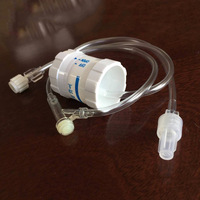 Ensemble d'extension IV jetable avec régulateur de débit IV et tubes en ligne et en Y pour la thérapie par perfusion