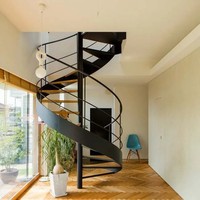 Escalier intérieur moderne préfabriqué Escalier en colimaçon Escalier extérieur en métal Avec marches en bois De l'usine Foshan en Chine
