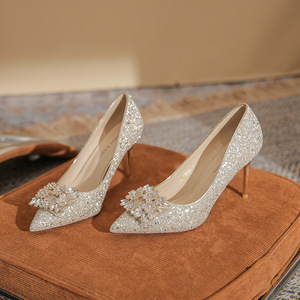 New Fashion Pearl suola sottile tacco alto décolleté da donna a punta donna Crystal Party Bride <span class=keywords><strong>scarpe</strong></span> da <span class=keywords><strong>sposa</strong></span> <span class=keywords><strong>per</strong></span> le donne - Product Image 1