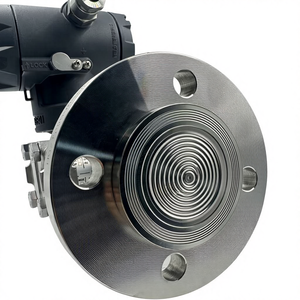 Фланцевый уровнемер с поддержкой связи HART и точностью до 0,2%. Он работает с сигналом 4-20 мА. - Product Image 2