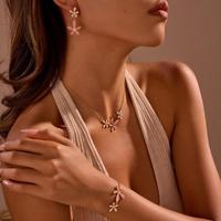 Songfu mignon fleur ensemble de bijoux émail rose 18K or acier inoxydable boucles d'oreilles clavicule chaîne collier Bracelet cadeau pour les femmes