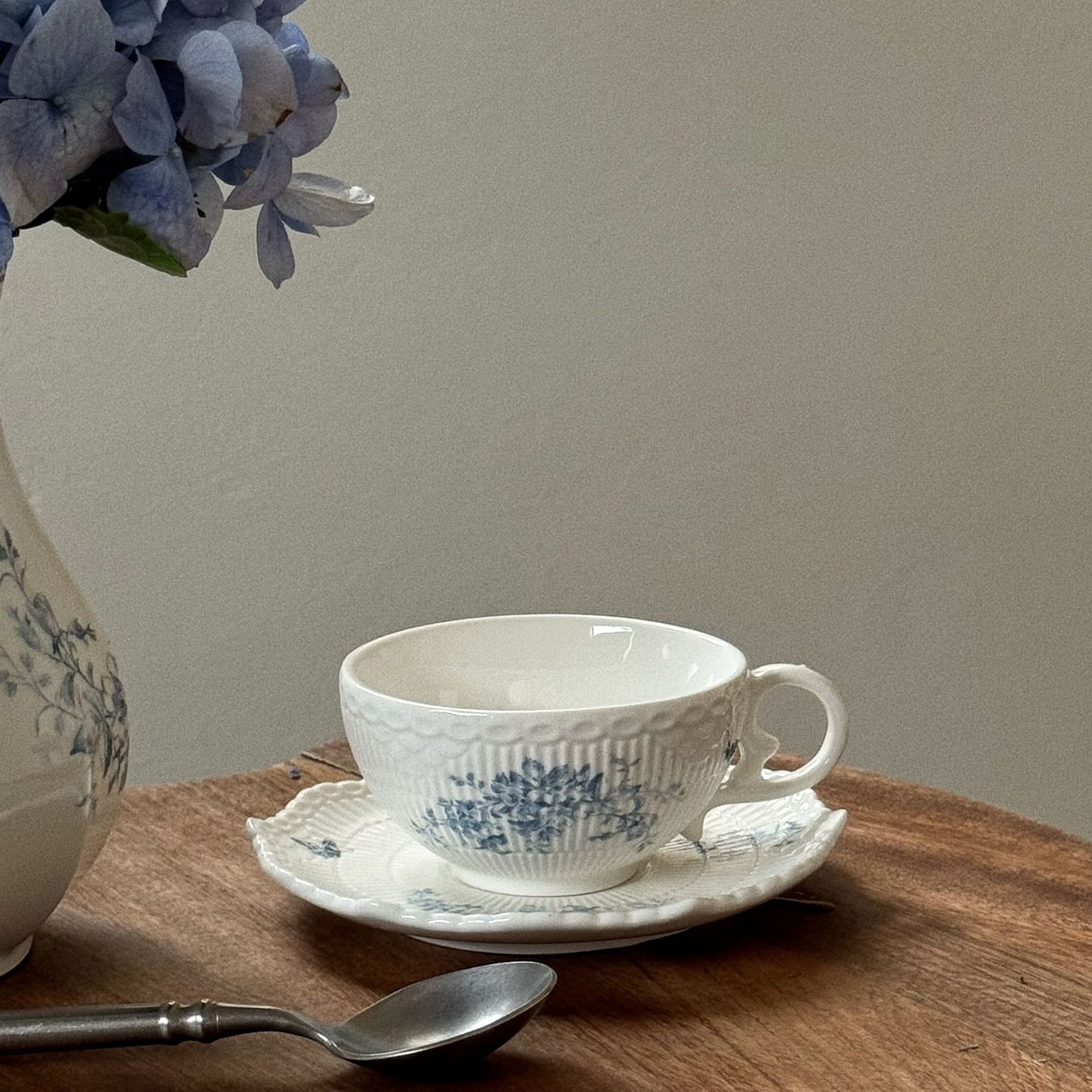 Tasse et soucoupe fleur bleue-220ml-16cm