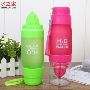 Water Bottle With Lemon Squeezer 500Ml Portable Plastic Cup For Outdoor Use Unisex - Product Image 3