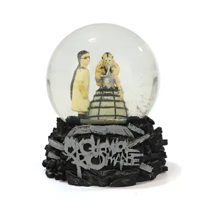 Kerajinan Resin Kustom Mesir Piramida Bola Salju Lampu Musik Bola Kaca Salju Resin Bola Salju Lucu