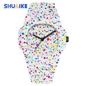 Montres à quartz pour hommes en polycarbonate noir, motif à pois coloré créatif, étanches, vente chaude en gros - Product Image 2