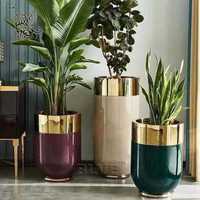 Set Pot Bunga Besar Modern dari Baja Tahan Karat dengan Permukaan Berlapis Cat Emas Cermin, Pot Dekoratif untuk Villa dan Lobi Hotel