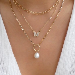 Collier multi-rangs avec pendentif papillon et perle pour femmes, ensemble de collier ras du cou, bijoux plaqués or, chaîne en alliage - Product Image 1