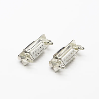 Connecteur D-Sub à densité standard, 15 circuits, mâle droit, avec coupelle de soudure, plaqué or, hauteur 10,9 mm