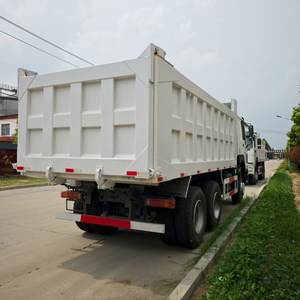 Nuovo Camion Ribaltabile Howo 10 Ruote 8x4 Euro 2 Diesel 21-30T con Cambio FAST, Guida a Sinistra e Telecamera Posteriore a 360° - Product Image 4