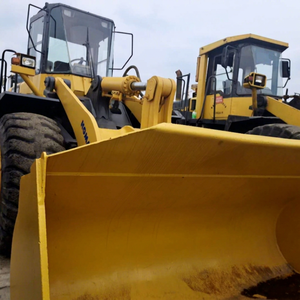 Chargeuse sur pneus <span class=keywords><strong>Komatsu</strong></span> <span class=keywords><strong>WA320</strong></span> d'occasion de haute qualité, modèle 2020, capacité nominale de 15 tonnes, Shanghai, dotée de composants essentiels : moteur et pompe - Product Image 1