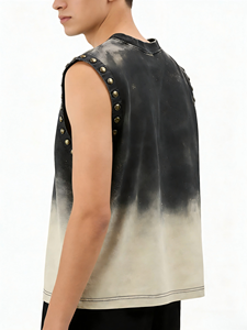 Chaleco sin mangas de cuero sintético desgastado con efecto degradado y tachuelas para hombre, estilo punk rock, ideal para streetwear. - Product Image 4
