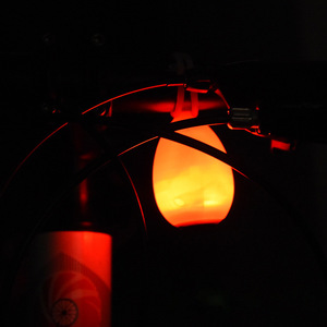 Luz Trasera para Bicicleta LED de Silicona Recargable con 4 Modos de Ciclismo - Product Image 4