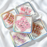 Lot de 24 faux ongles à presser personnalisés en gros, motifs 3D variés, formes cercueil et amande, réutilisables pour salon