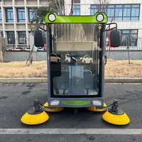 Balayeuse de voirie électrique autoportée entièrement fermée, machine de nettoyage industrielle par aspiration pour routes et parkings