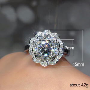 Anello di Diamanti F1220 Taglio Brillante Rotondo Colore D Naturale Stile Romantico da Donna per Fidanzamento - Product Image 5