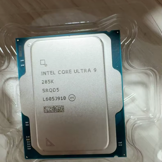 Core Ultra 9 285K LGA1851 Tray CPU 24 Core 32 Thread Max 5.7GHz 36MB Cache Desktop Processor Without Cooler
