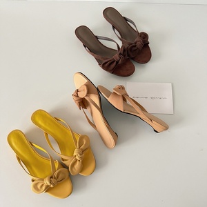 WETKISS <span class=keywords><strong>Sandalias</strong></span> de cuña baja de gamuza con lazo estilo francés para <span class=keywords><strong>mujer</strong></span>, <span class=keywords><strong>sandalias</strong></span> de verano sin cordones con punta abierta para playa, venta al por mayor - Product Image 3