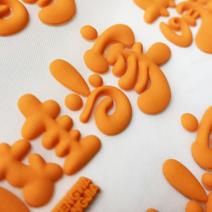 Patch thermocollant personnalisé en silicone souple 3D avec logo pour vêtements - Product Image 6