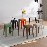 Tabouret carré empilable en plastique rembourré Richwell PP-ST03 - Design minimaliste moderne pour la maison, le salon, la salle à manger, chaise ottoman