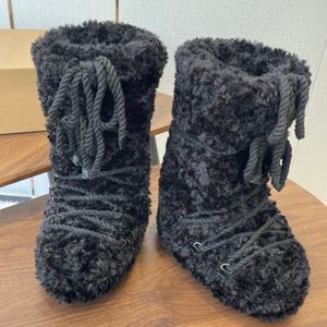 Bottes d'hiver unisexes de luxe de haute qualité avec logo de designer personnalisé, bottes mi-hautes confortables antidérapantes, chaussures de course - Product Image 6