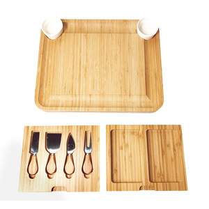 Tabla de Quesos de Bambú con Juego de Cuchillos, 4 Piezas, Tabla de Cortar de Madera para Servir y Uso en la Cocina - Product Image 5