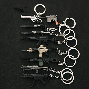 Serie <span class=keywords><strong>Battle</strong></span> Royale Mini pistole giocattolo collezione e Display Anime Action Cartoon per portachiavi in metallo giocattolo pistola - Product Image 6