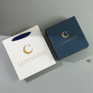 Scatola Magnetica Blu Navy con Chiusura a Ribalta per una Narrativa Visiva Professionale, Ideale per l'Efficiente Scalamento del Branding all'Ingrosso - Set Cofanetto - Product Image 2
