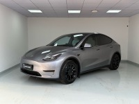 Offre Spéciale 2024 Tesla Model Y Argent SUV Électrique Pur de Taille Moyenne 5 Places Conduite à Gauche Véhicule à Énergie Nouvelle avec Certificat COC pour l'Exportation