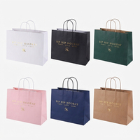 Großhandel benutzer definierte Logo schwarz Luxus Goldfolie Stempel Shopping Geschenk Papiertüte mit gedrehten Griff für Kleidung Schuhe
