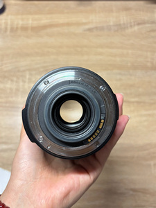 เลนส์มือสองราคาดี Canon EF-S 18-200mm f3.5-5.6 IS ระดับเริ่มต้น สำหรับกีฬากลางแจ้งและถ่ายสัตว์ป่า - Product Image 2