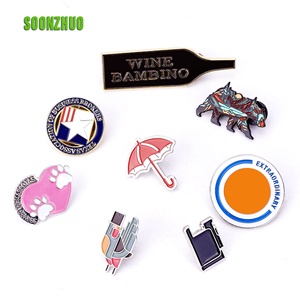 Broches personnalisées <span class=keywords><strong>en</strong></span> gros avec émail dur et contours découpés sur mesure pour les équipements des supporters sportifs - <span class=keywords><strong>Prix</strong></span> de gros - Product Image 1