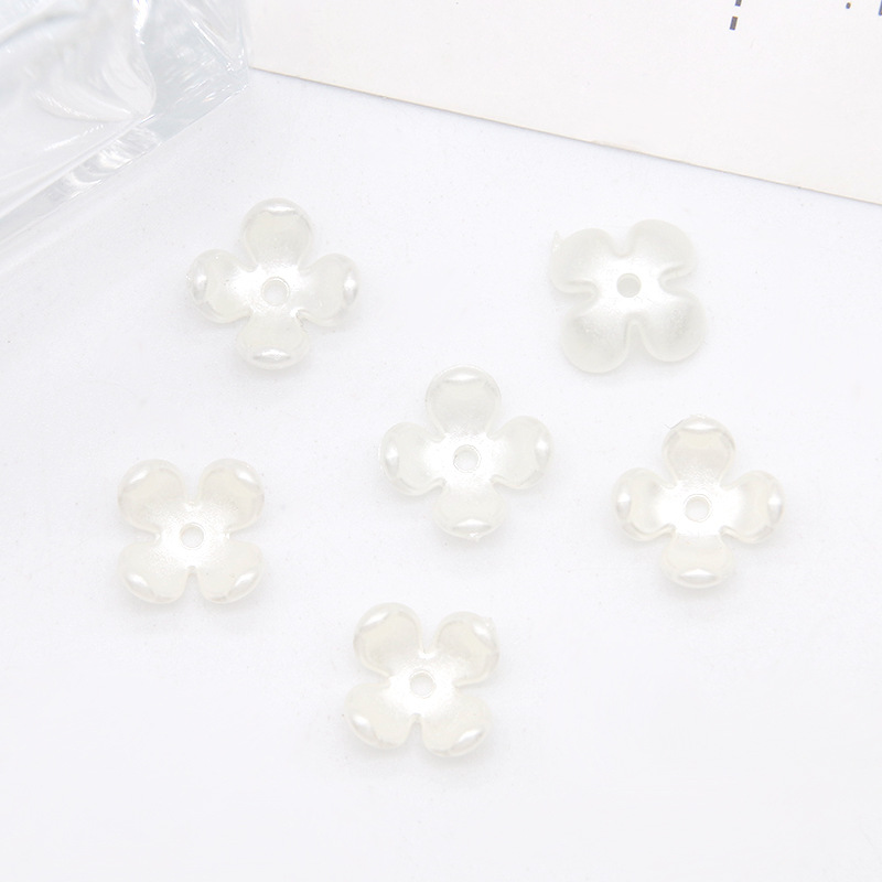Four-petaled flower [Flower diameter 11mm]