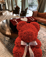 Hflora Ours en roses artificielles réalistes en mousse PE 40 cm – Qualité supérieure – Cadeau de Noël, Saint-Valentin, Fête des Mères, Mariage – Coffret cadeau