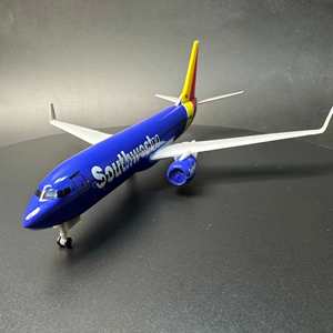 Modèle d'avion Airbus B-737 de Southwest Airlines, échelle 1/400, design moderne, matériau métallique durable - Product Image 5