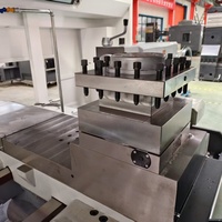 CK61100 Tour CNC à lit plat de haute précision Rénovation horizontale robuste pour le système de contrôle Fanuc en métal Vente de clés numériques