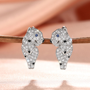 Orecchini da Donna con Design Leopardato e Micro Pavé di Zirconi Cubici, Gioielli alla Moda - Product Image 2