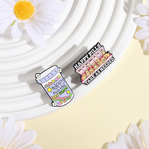 เข็มกลัดเคลือบลายยา Happypills สำหรับช่วงเวลาที่เศร้า ของขวัญเครื่องประดับติดกระเป๋าเป้หรือปกเสื้อ - Product Image 2