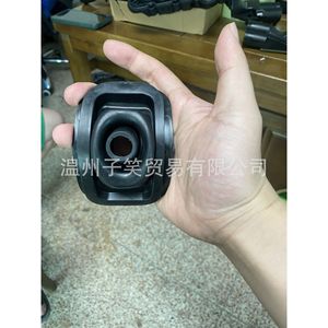 แผ่นยางรองเกียร์ Xsd รุ่น 47106 สำหรับหัวเกียร์รถยนต์เชฟโรเลต - Product Image 2