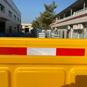 Barrière en plastique remplie d'eau jaune haute visibilité pour la sécurité routière et le contrôle des foules - Product Image 6