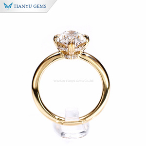 Bagues de fiançailles Tianyu Gems en <span class=keywords><strong>or</strong></span> <span class=keywords><strong>jaune</strong></span> 10k 14k 18k avec moissanite ovale 8*10mm 3ct et halo caché - Product Image 2