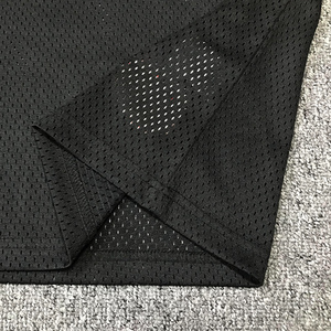 Ensembles d'uniformes de basket-ball unisexes personnalisés, imprimés professionnellement, 100% polyester respirant, séchage rapide - Product Image 6