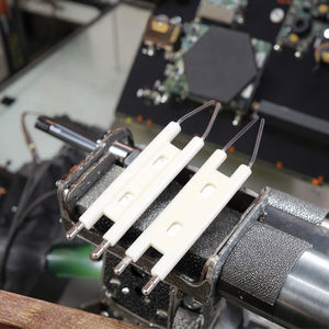 Fournisseurs Personnalisez Électrodes murales de capteur de flamme d'allumage par étincelle de chaudière à <span class=keywords><strong>gaz</strong></span> résistante aux hautes températures - Product Image 5