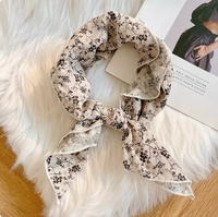 Retro katoenen bandana op maat, tijdloos klassiek vierkant textiel voor buiten fietsen, handtasdecoratie, huisdecoratie, bruiloft.