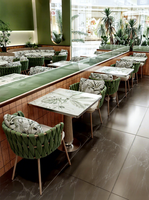 Canapés et tables de restaurant sur mesure sur le thème de la forêt, avec cadres en bois massif et rotin, et dessus de table en marbre, pour salles à manger de type hot pot et salons de thé