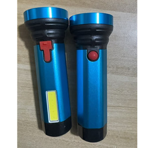 ไฟฉายแบบชาร์จไฟได้แบตเตอรี่ LED อลูมิเนียมอัลลอยด์กลางแจ้งแสงสีขาวชาร์จ USB - Product Image 1